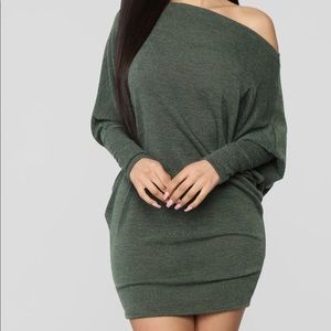 FASHION NOVA GREEN MINI OFF SHOULDER BATWING DRESS, XS NEVER WORN! Brand new!